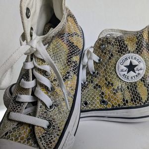 Converse All Star High Tops - Womens size 6